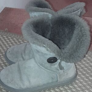 Ugg Bailey Button Uggs Boots Boot Size 8 used